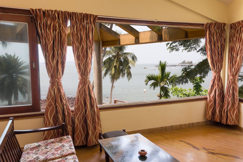 Hotel Hawaii-the Sea-side Village Retreat,goa