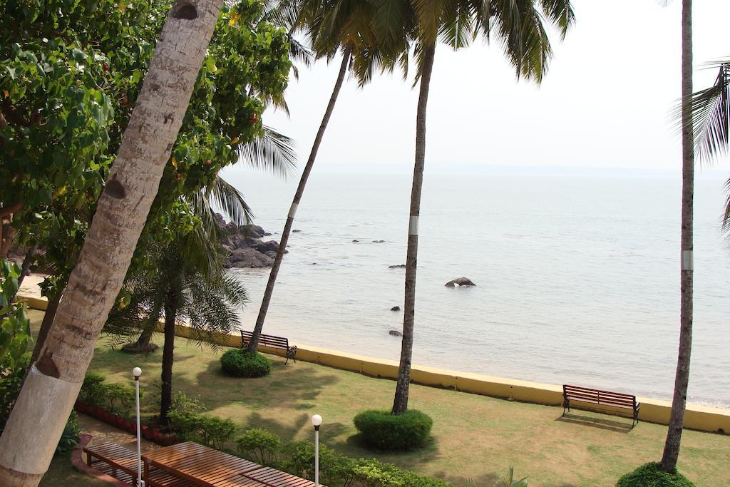 Hawaii-the Sea-side Village Retreat,goa Hotel