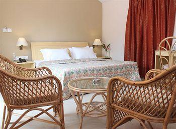 Hawaii-the Sea-side Village Retreat,goa Hotel